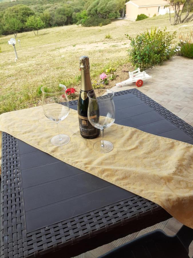 Agriturismo Gli Olivastri, Appartamento La Rosa Dei Venti Con Piscina E Solarium , Vista Mare ,Climatizzatore ,Wifi Aglientu Exterior foto