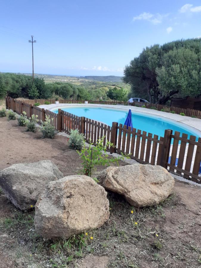 Agriturismo Gli Olivastri, Appartamento La Rosa Dei Venti Con Piscina E Solarium , Vista Mare ,Climatizzatore ,Wifi Aglientu Exterior foto